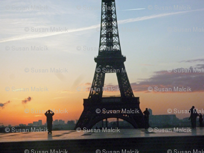 Sunrise at Eiffel Tower
