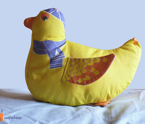 Ducky,_the_cuddle_pet_pillow