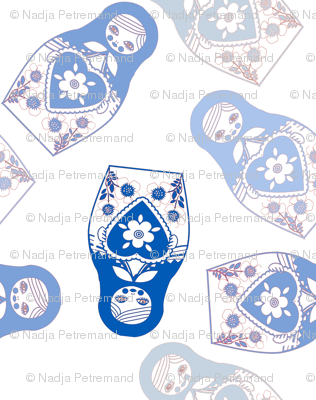 poupée_russe_twist_bleu_fond_blanc_L