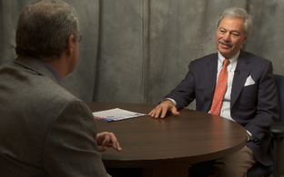 TLR President Dick Trabulsi with the Tribune's Ross Ramsey.