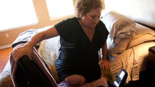 Connie Spears had both legs amputated above her knee as a result of a misdiagnosis in the emergency room.