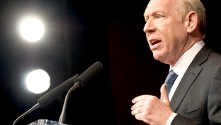 Bill White speaking at the 2010 primary election reception.