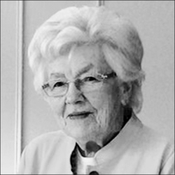 Annie_Holt