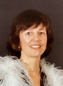 Carolyn_Cerro