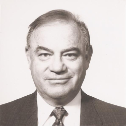 Edmund_Lewis