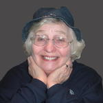 Elizabeth J Kiamos