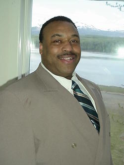 Kenneth_Taylor
