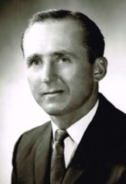Kenneth E._Clouse