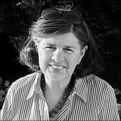 Suzanne_Hurley