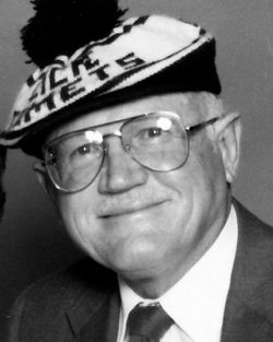 Thomas G._Dusek
