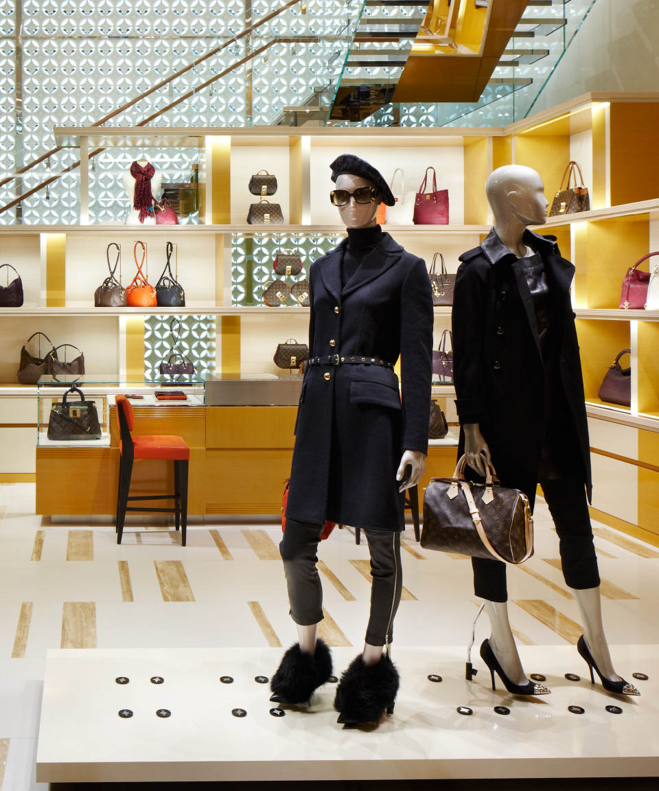 05_Structure_LouisVuitton_Colour_Half