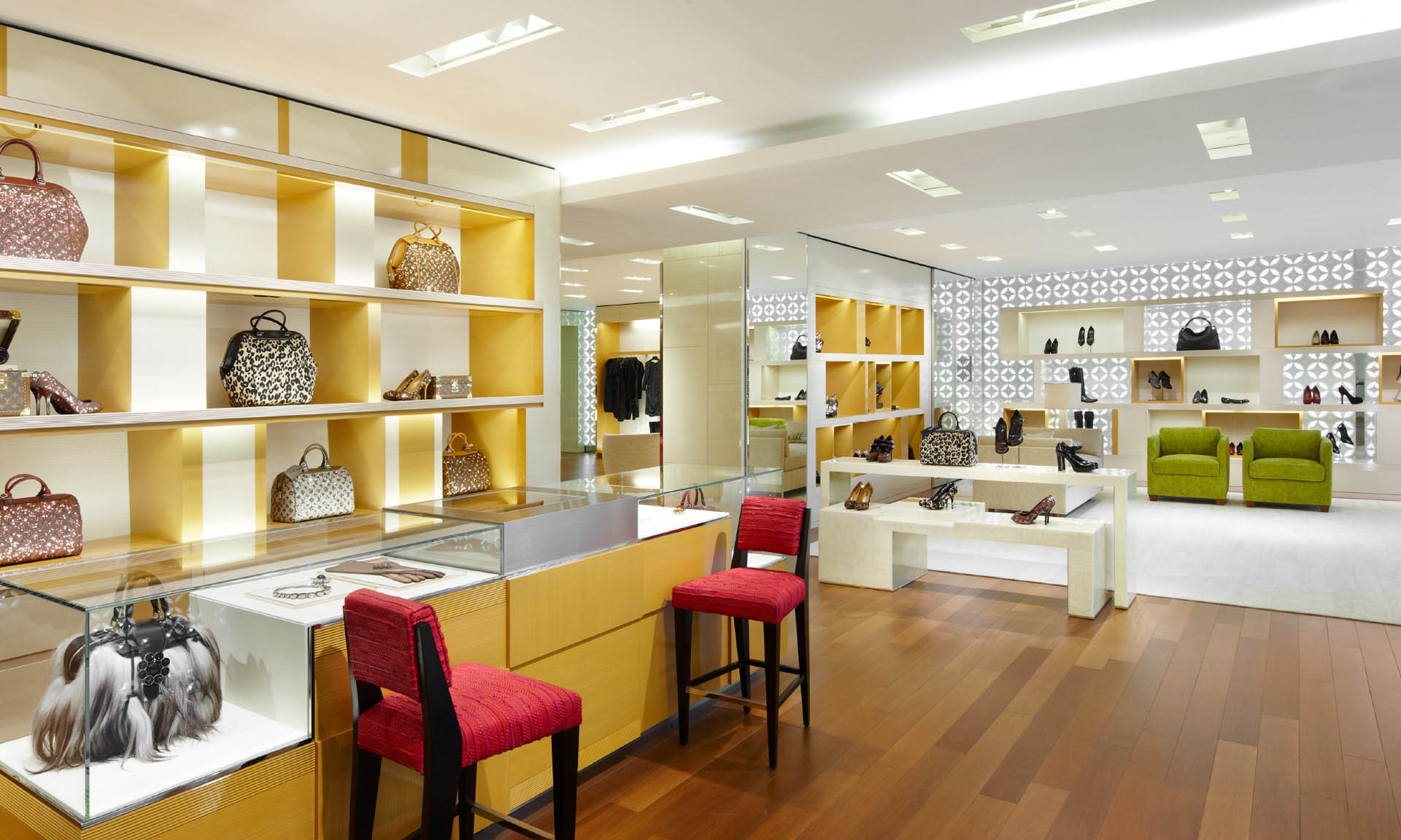 04_Structure_LouisVuitton_Colour_Full