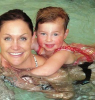 Sarah_and_sophie_swimming