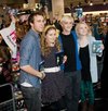 Thumb_events_2009_hmvhbpdvdsigning_08