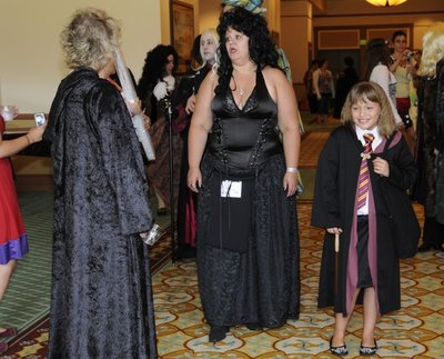 Normal_fans_infinitus2010_costumes_11