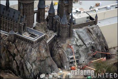 Normal_fans_harrypotterthemepark_construction_683