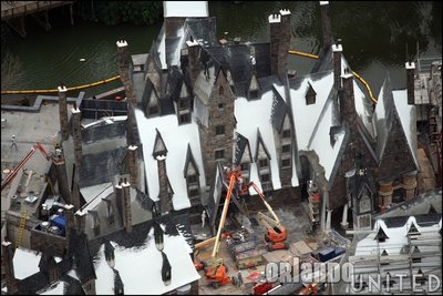 Normal_fans_harrypotterthemepark_construction_689