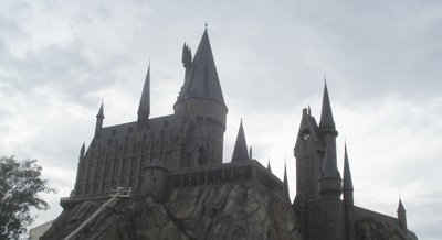Normal_fans_harrypotterthemepark_construction_743