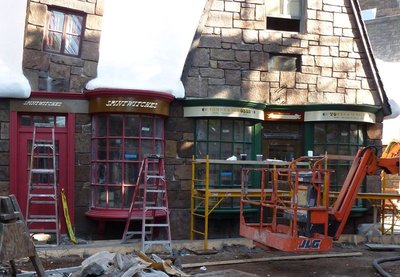 Normal_fans_harrypotterthemepark_construction_813