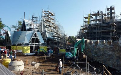 Normal_fans_harrypotterthemepark_construction_062