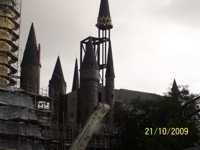 Normal_fans_harrypotterthemepark_construction_119
