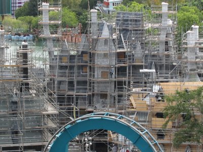 Normal_fans_harrypotterthemepark_construction_129