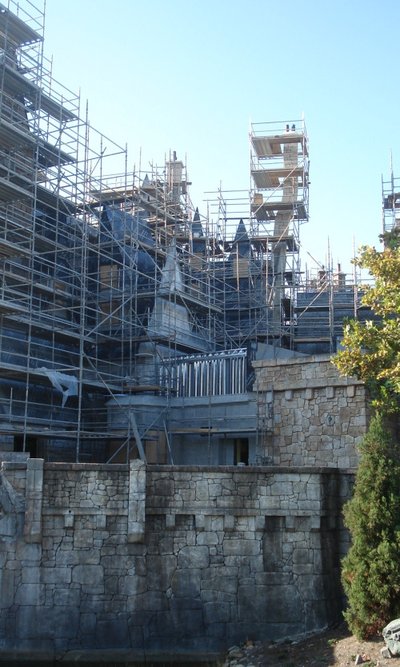 Normal_fans_harrypotterthemepark_construction_148