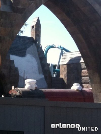 Normal_fans_harrypotterthemepark_construction_158