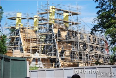 Normal_fans_harrypotterthemepark_construction_166