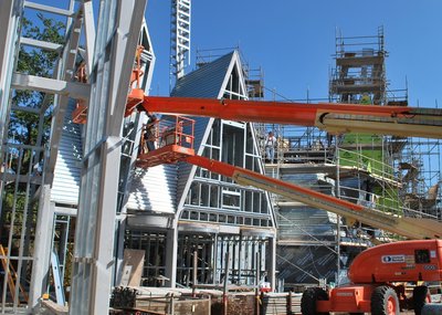 Normal_fans_harrypotterthemepark_construction_182