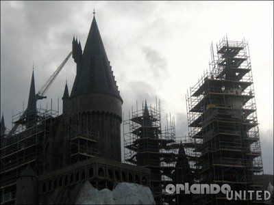 Normal_fans_harrypotterthemepark_construction_238