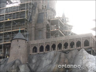 Normal_fans_harrypotterthemepark_construction_240