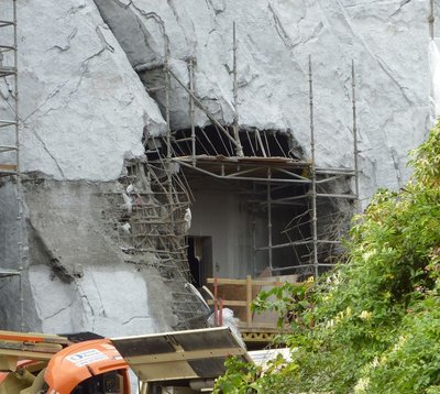 Normal_fans_harrypotterthemepark_construction_265