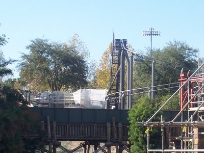 Normal_fans_harrypotterthemepark_construction_369
