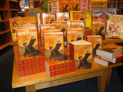 Normal_books_dhevents_paperbackparty_06