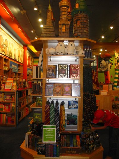 Normal_books_dhevents_paperbackparty_18