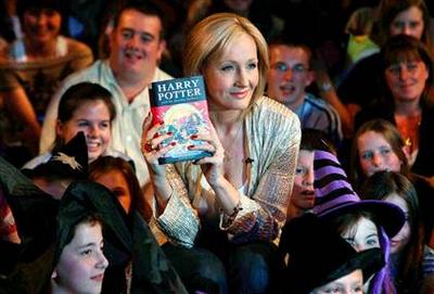 Normal_jkr_appearances_deathlyhallowsrelease_004