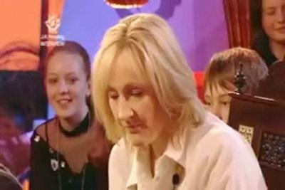 Normal_jkr_interviews_bluepeter_191