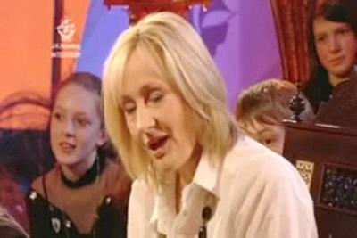 Normal_jkr_interviews_bluepeter_210
