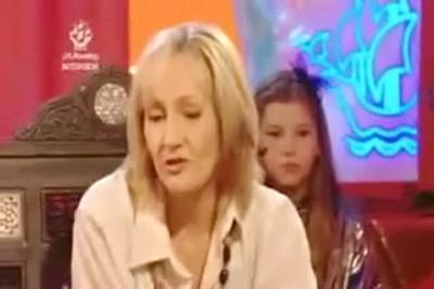 Normal_jkr_interviews_bluepeter_219