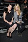 Thumb_poesy_appearances_lanvin2010_015