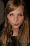 Thumb_poesy_appearances_chloefashionweek_01