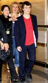 Thumb_radcliffe_candid_tokyo05