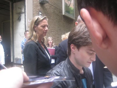 Normal_radcliffe_appearances_regisandkelly_18