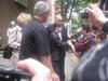 Thumb_radcliffe_appearances_regisandkelly_15