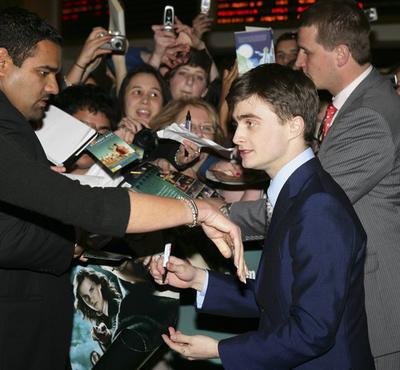 Normal_radcliffe_appearances_decemberboys_premsydney_14