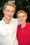 Thumb_stroma_appearances_britsonthepatiomegreene09_03