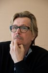 Thumb_oldman_apperances_ridinghood_pressconference_002