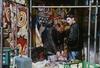 Thumb_isaacs_films_shopping_004