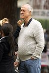 Thumb_cleese_tv_entourage_008